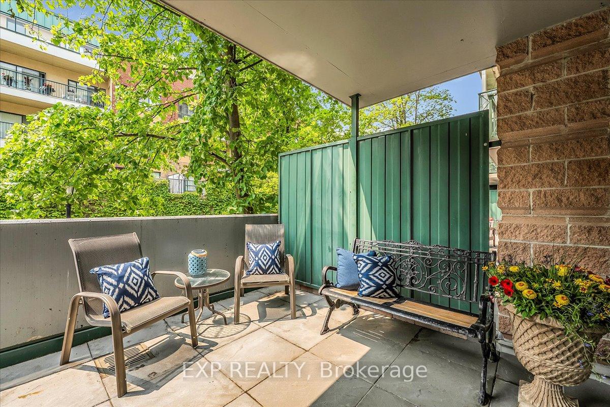1 Bedroom Condo at 141 Woodbridge, Vaughan For sale