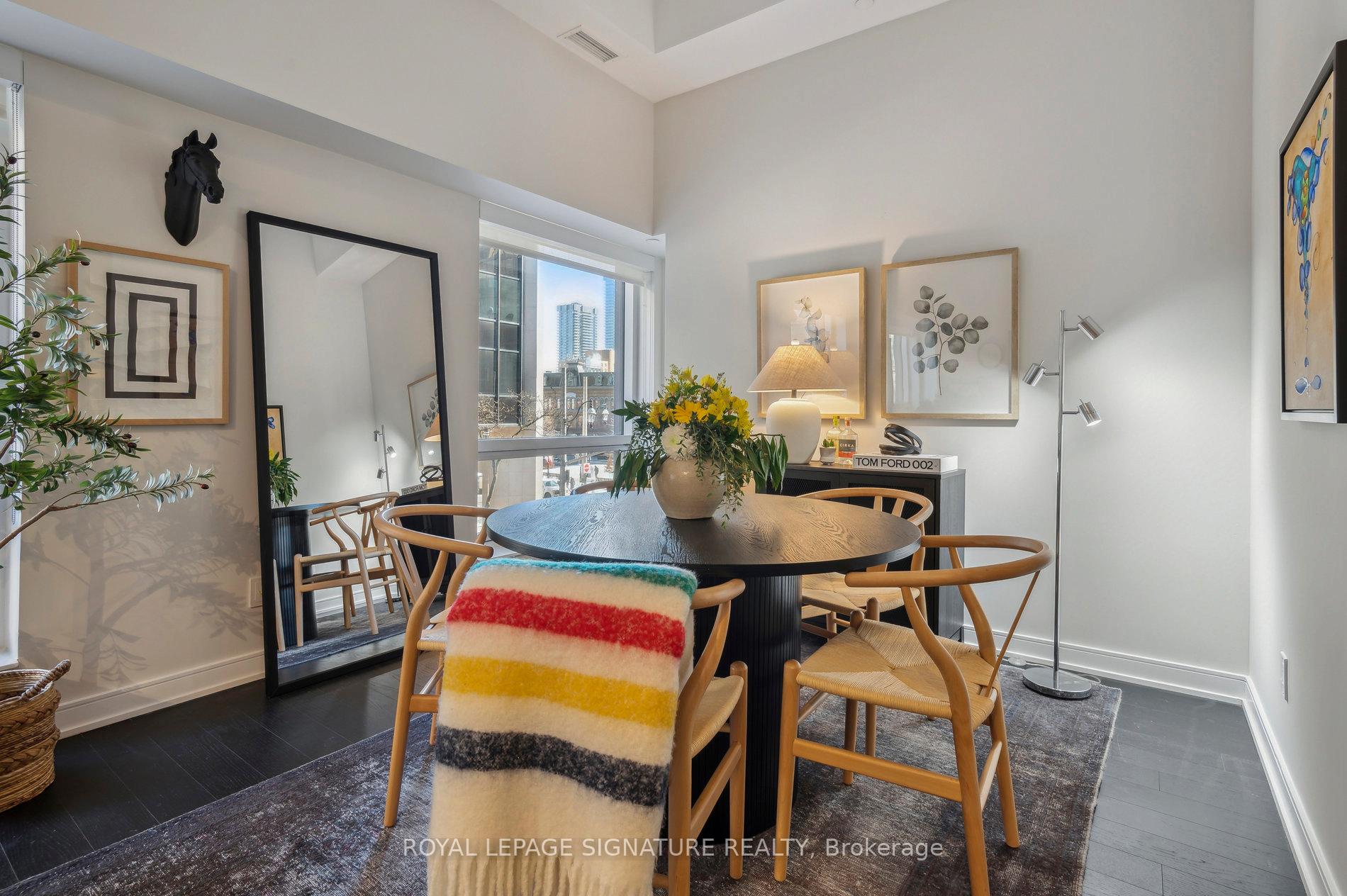 2 Bedrooms Condo at 88 Scott, Toronto For sale