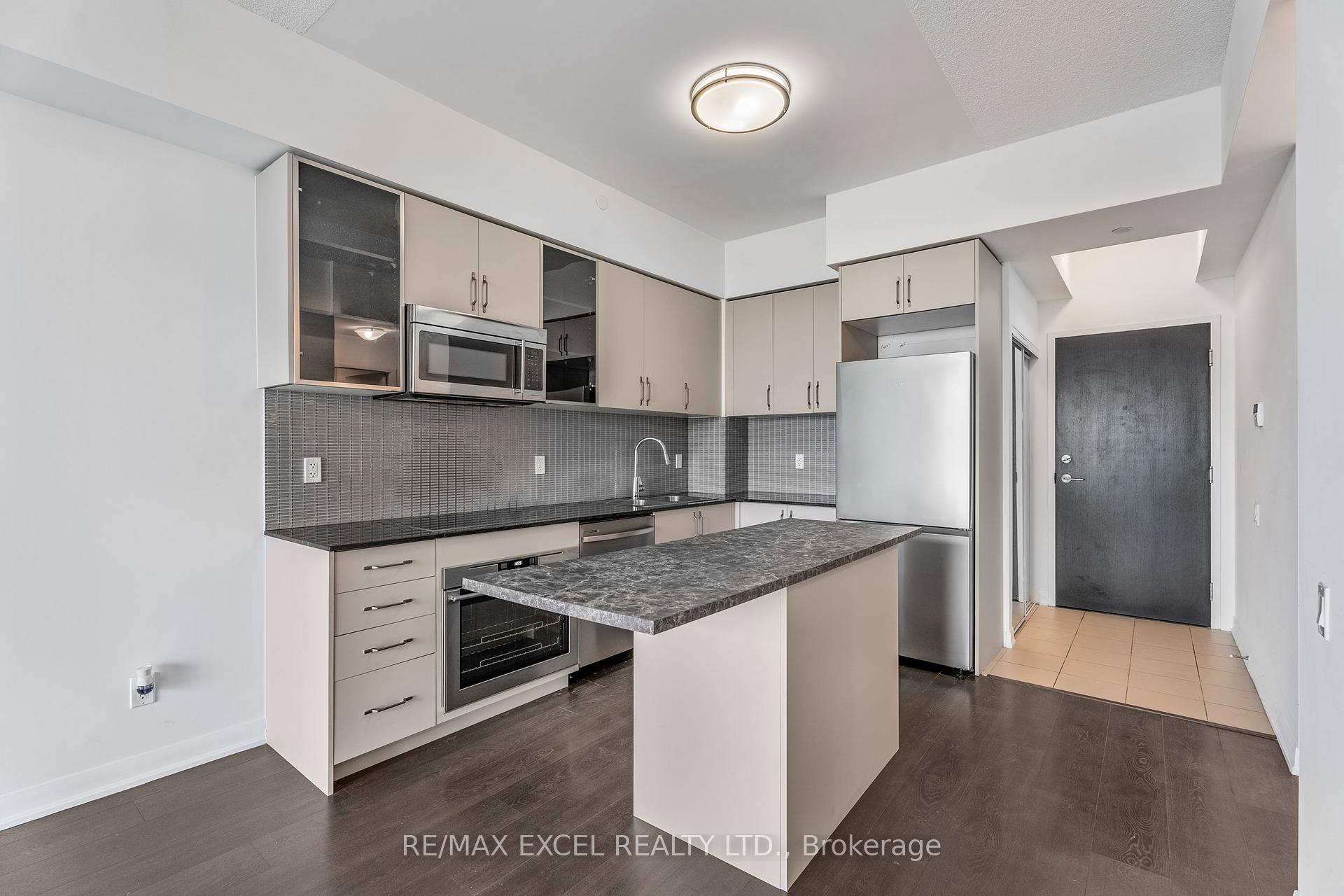 2 Bedrooms Condo at 5162 Yonge, Toronto For sale