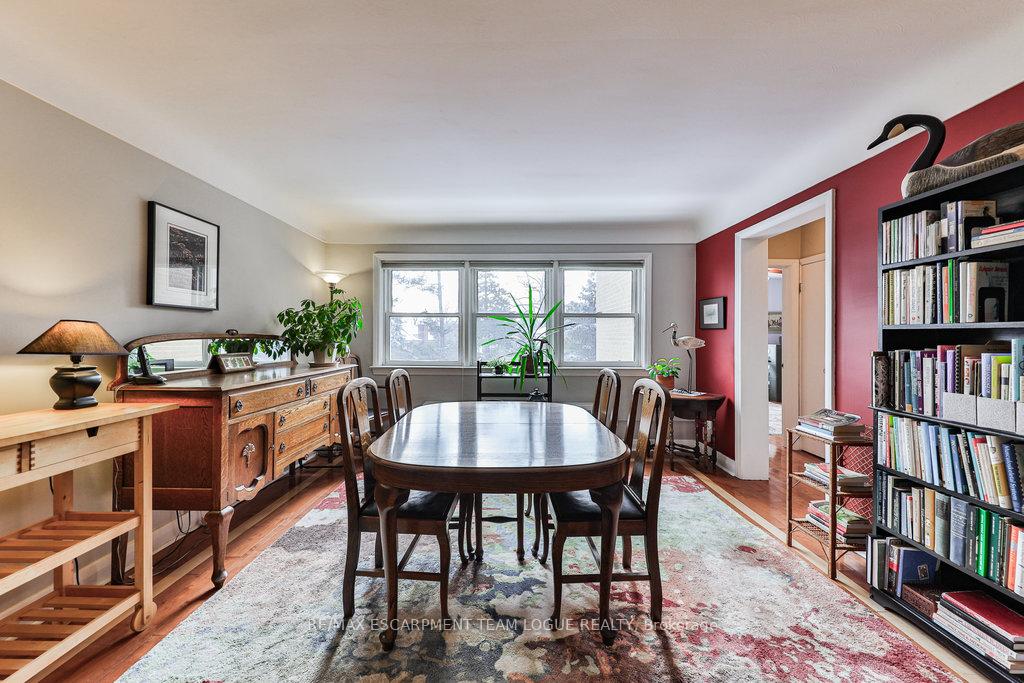 2 Bedrooms Co-op at 288 Reynolds,  Oakville For sale