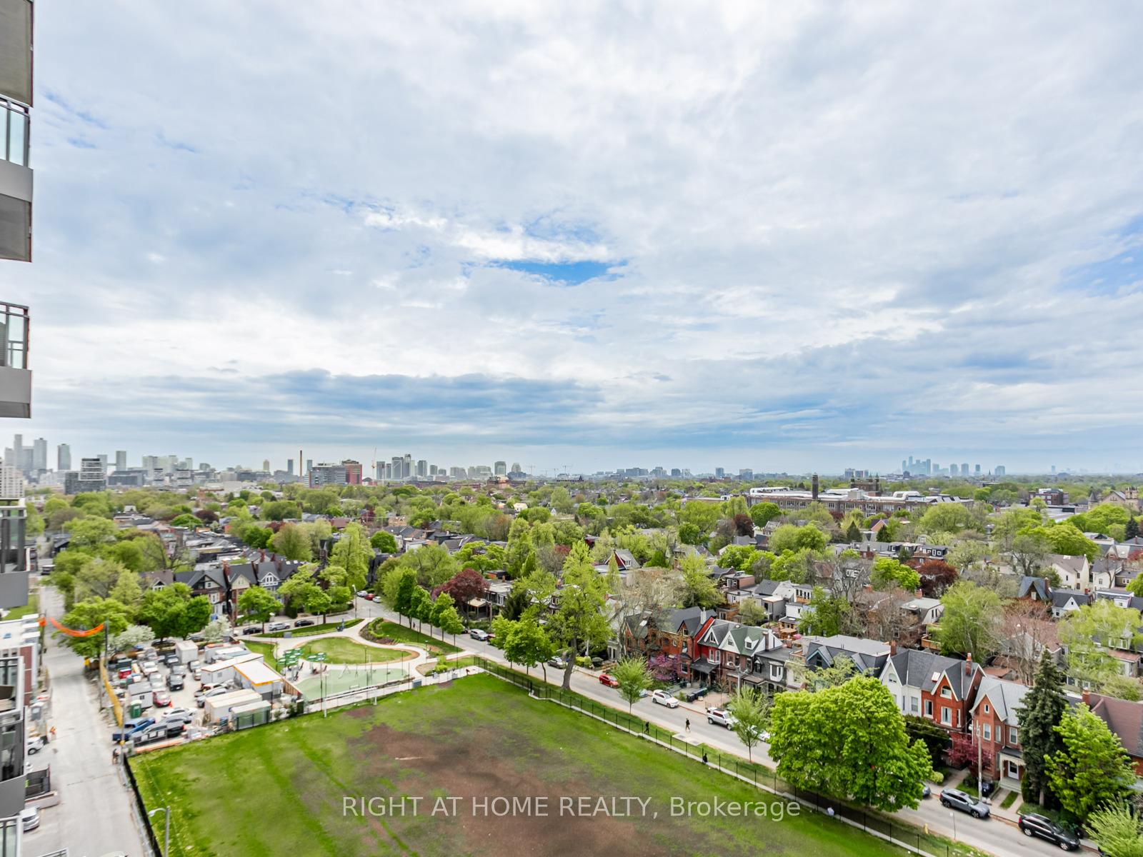 2 Bedrooms Condo at 736 Spadina, Toronto For sale