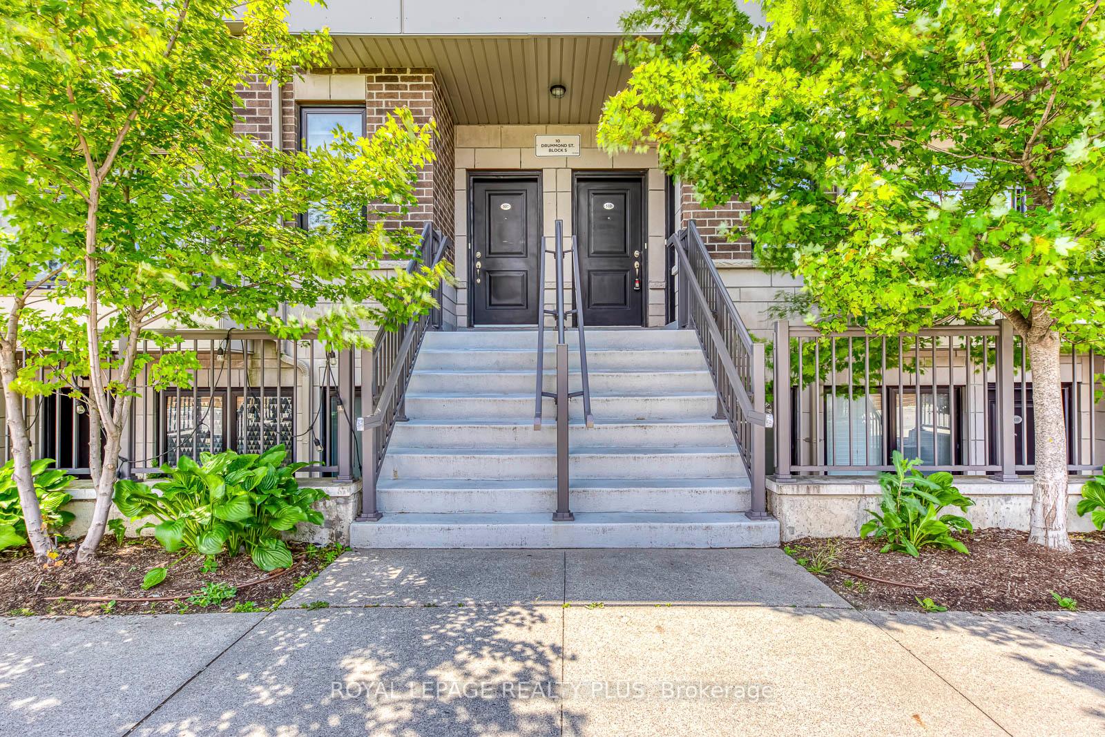 2 Bedrooms Condo at 10 Drummond, Toronto For sale
