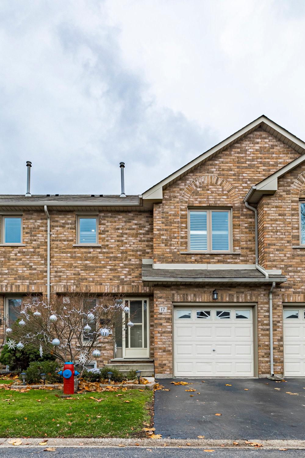 3 Bedrooms Condo at 2774 King,  Hamilton For sale
