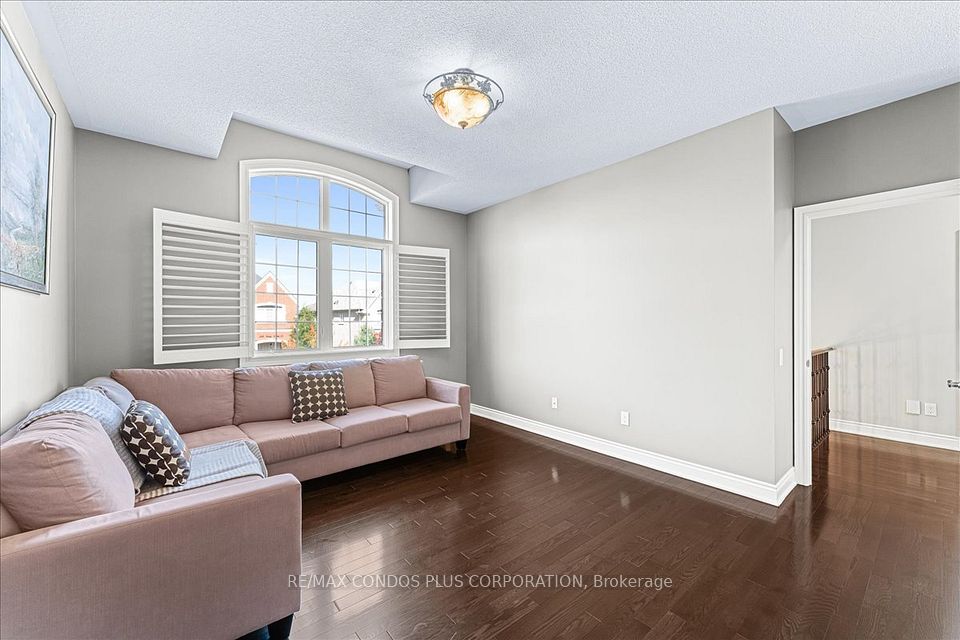 Upstairs Bedroom with Ensuite Bathroom