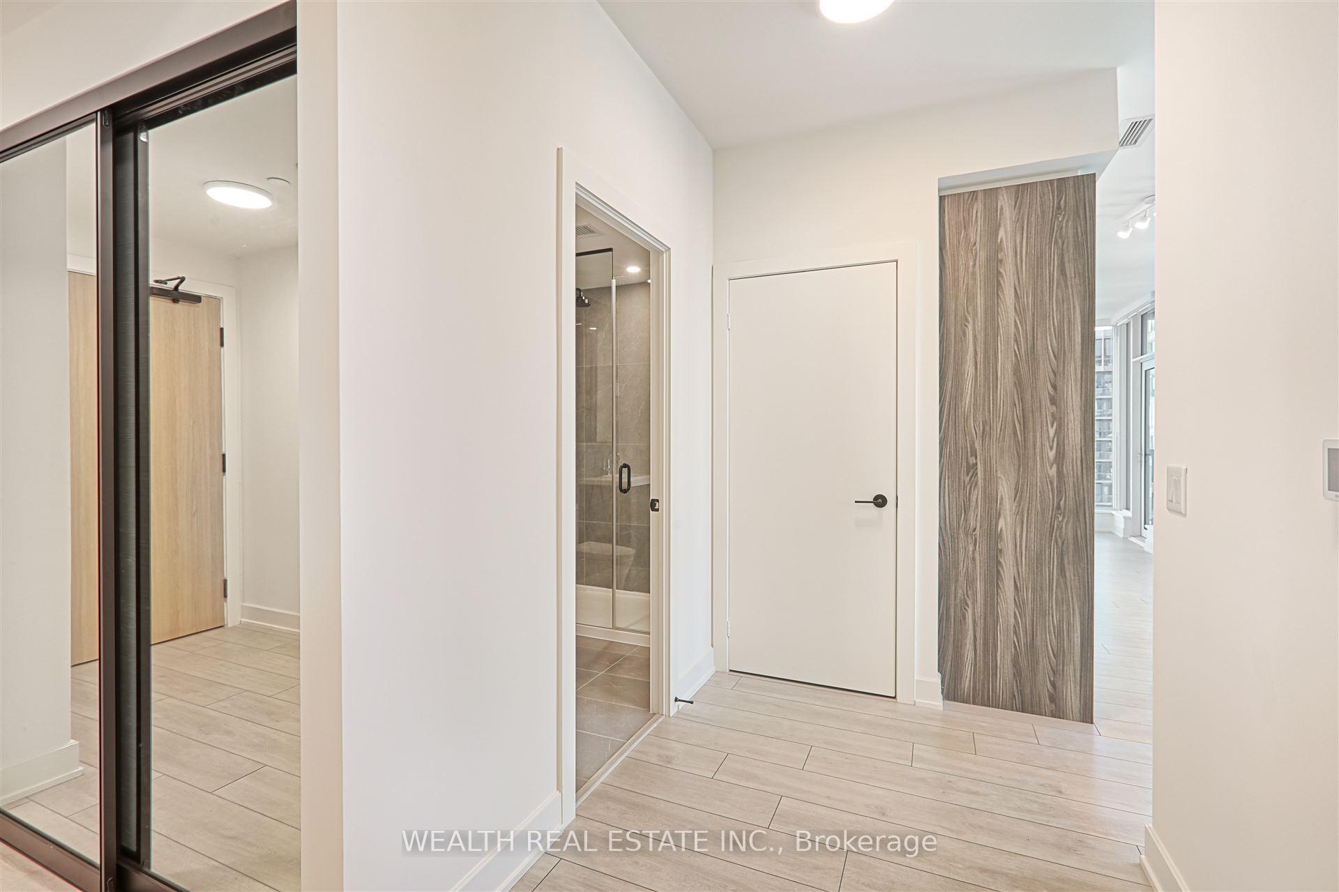 3 Bedrooms Condo at 35 Mercer,  Toronto For sale