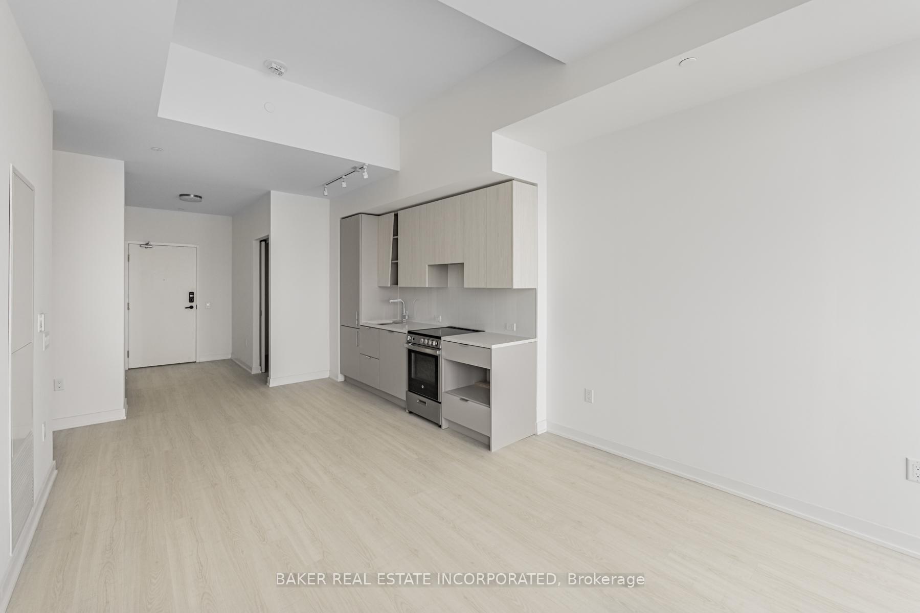 3 Bedrooms Condo at 3883 Quartz, Mississauga For sale