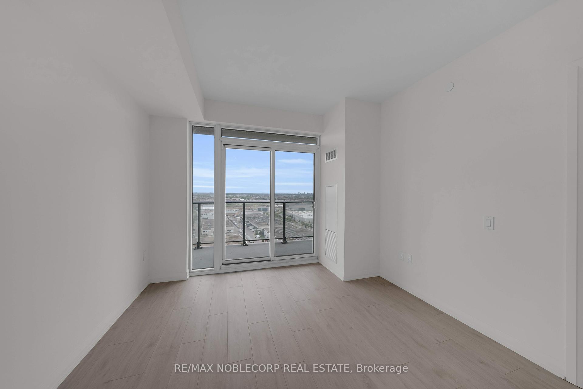 1 Bedroom Co-op at 8960 Jane, Vaughan For sale
