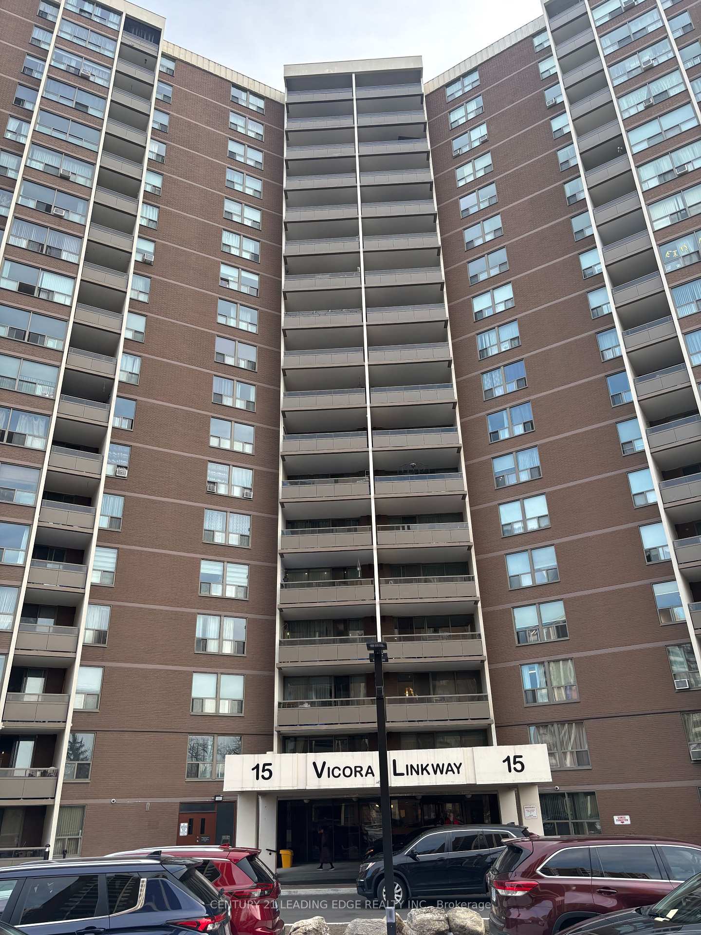 2 Bedrooms Condo at 15 Vicora Linkway, Toronto For sale