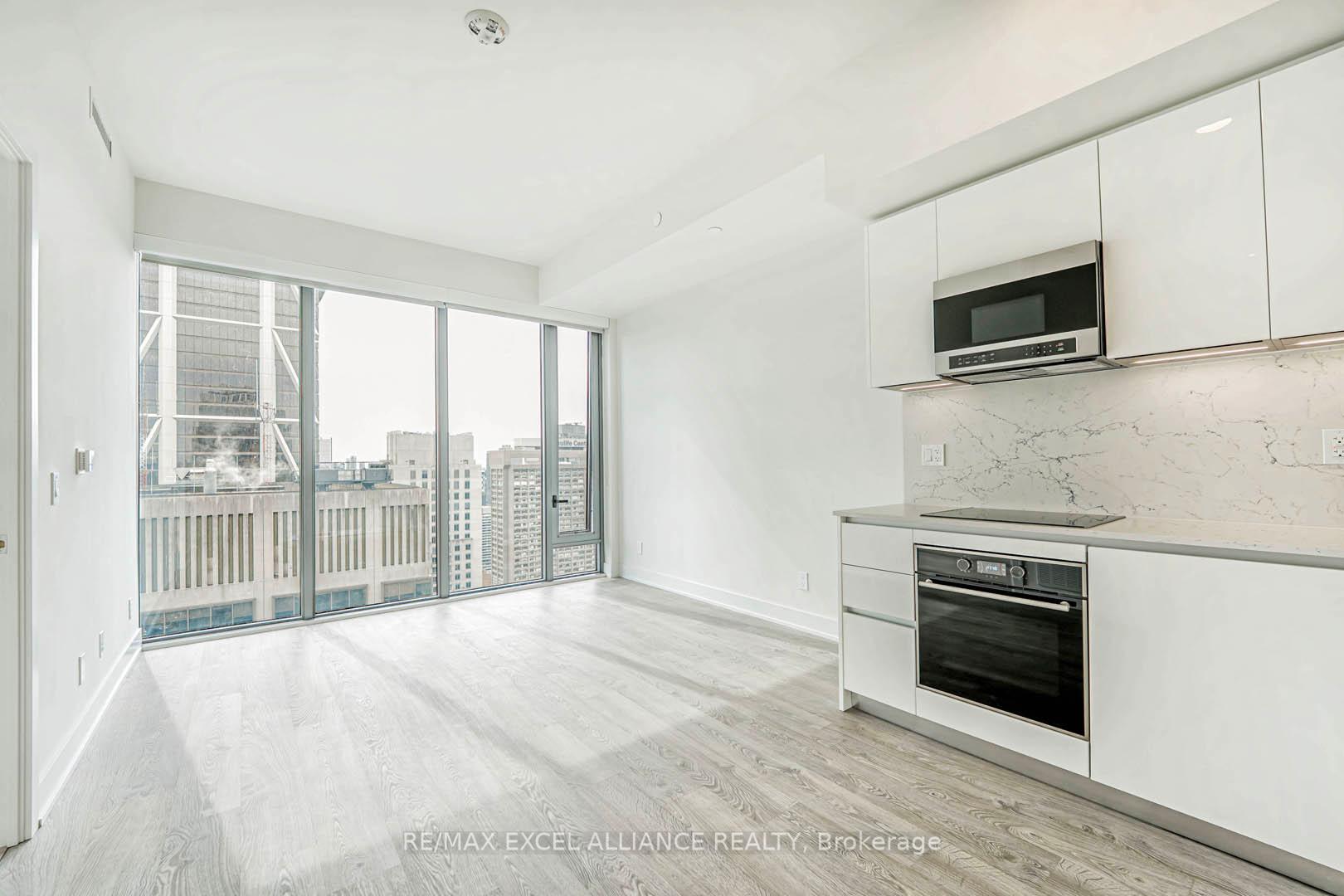 2 Bedrooms Condo at 8 Cumberland,  Toronto For sale