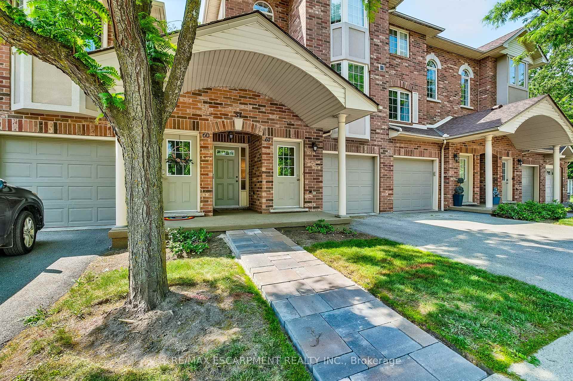 2 Bedrooms Condo at 4045 UPPER MIDDLE, Burlington For sale