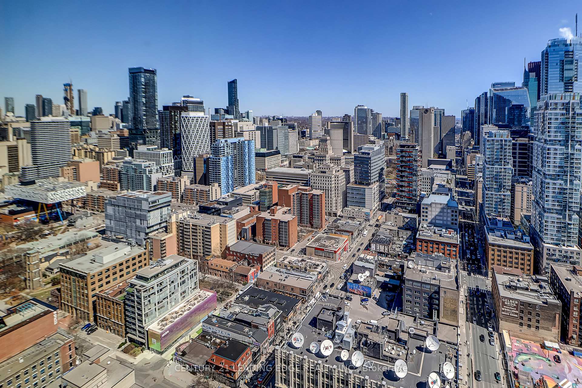3 Bedrooms Condo at 318 Richmond,  Toronto For sale