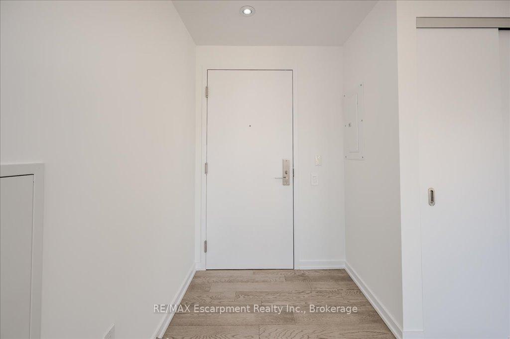 2 Bedrooms Condo at 60 Colborne, Toronto For sale