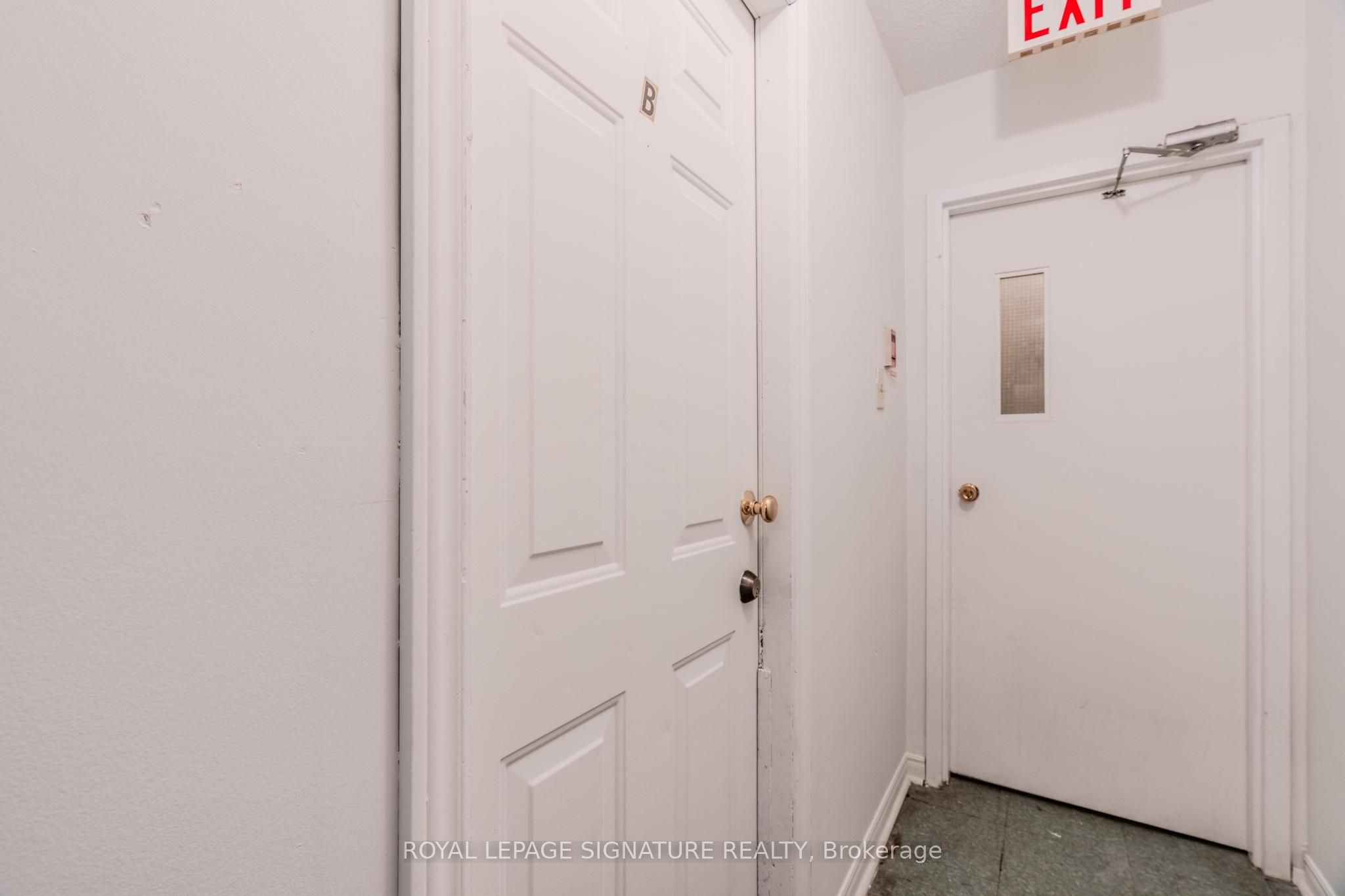 1541 Dundas Street W, #B