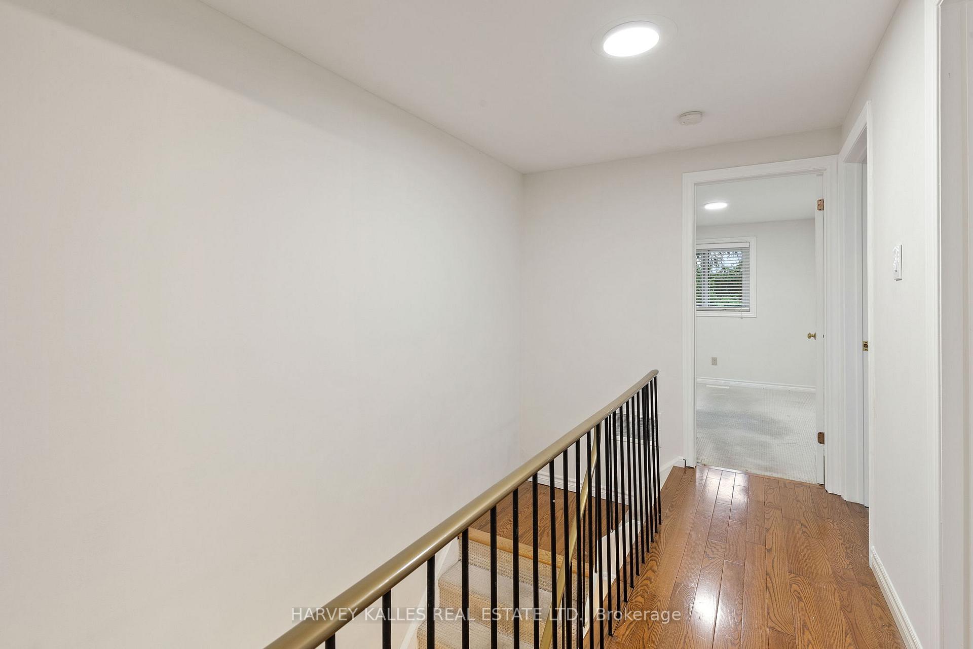 3 Bedrooms Condo at 2020 South Millway, Mississauga For sale
