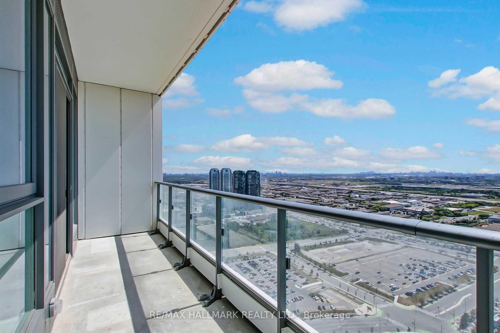 3 Bedrooms Condo at 898 Portage, Vaughan For sale