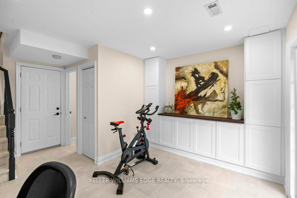 2 Bedrooms Condo at 3480 Upper Middle, Burlington For sale