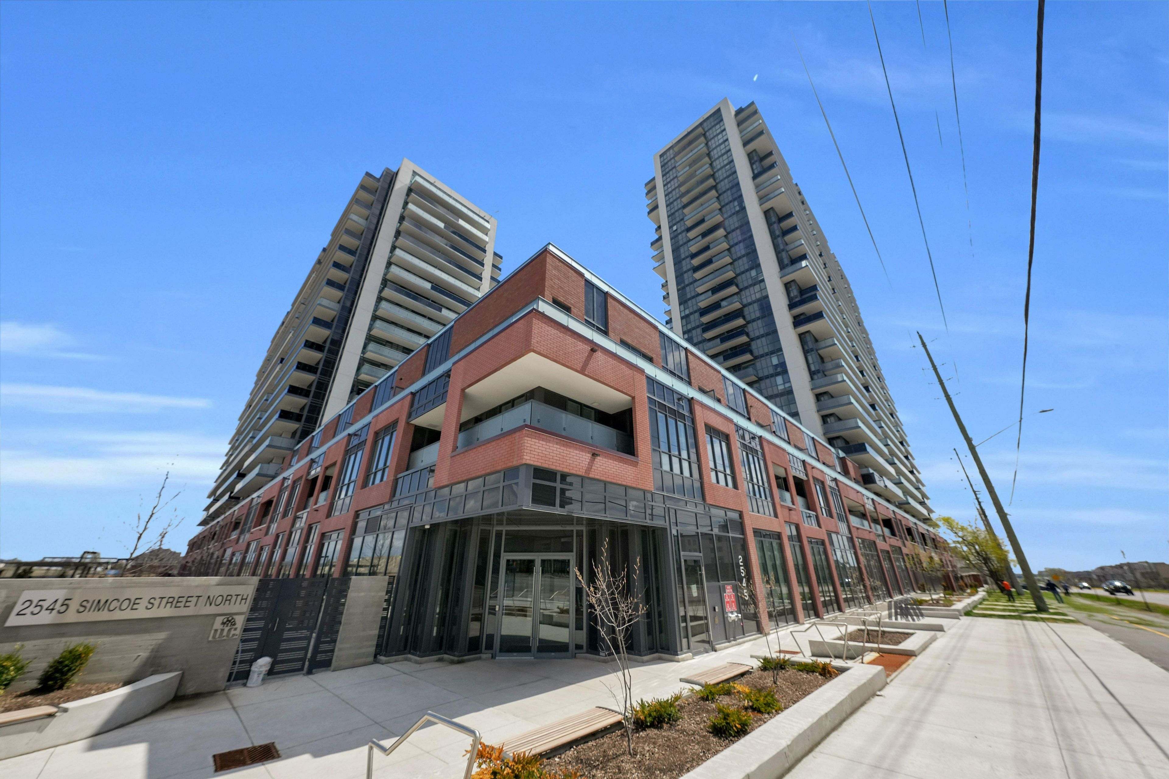 2545 Simcoe Street N 1511