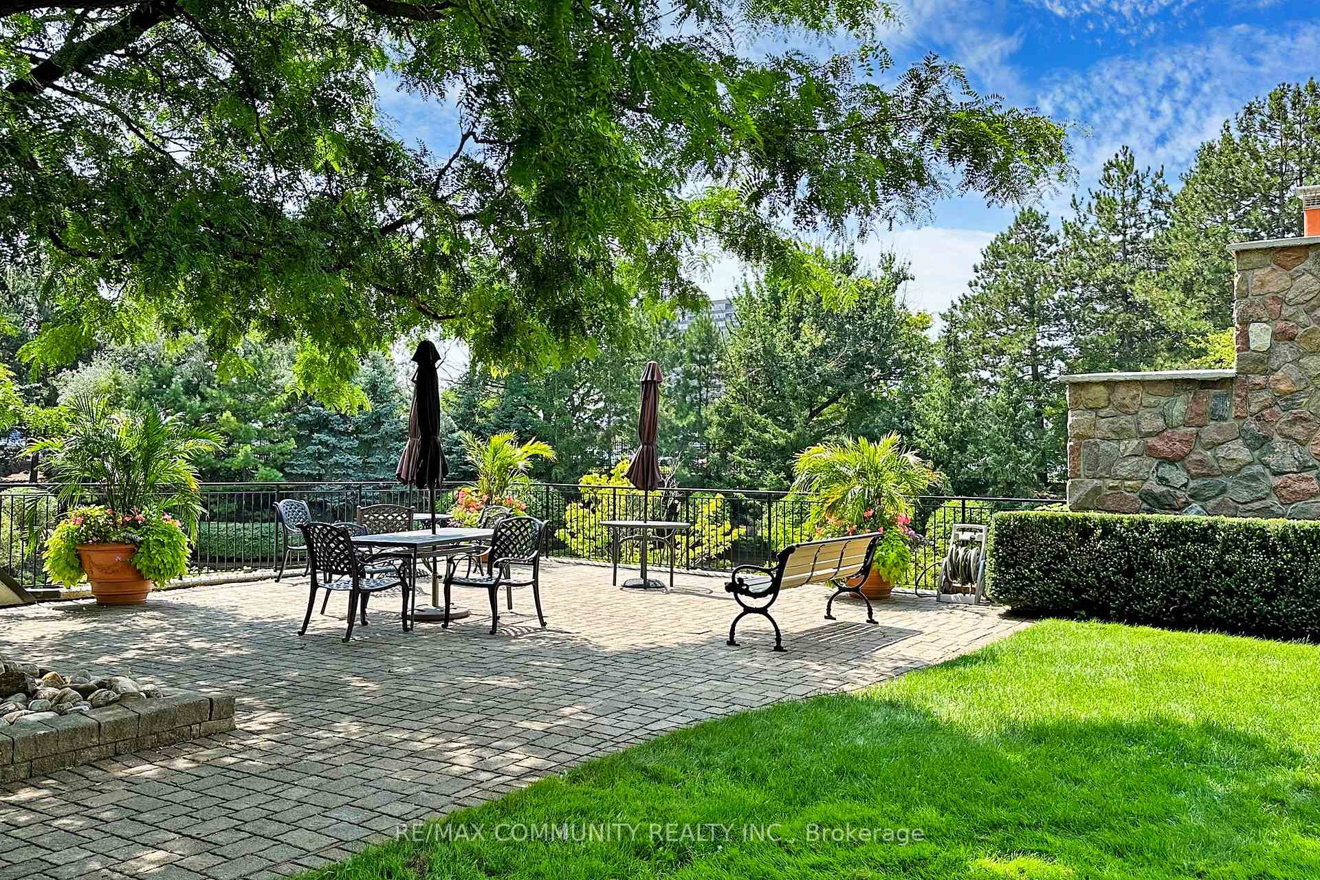 3 Bedrooms Condo at 2330 Bridletowne, Toronto For sale