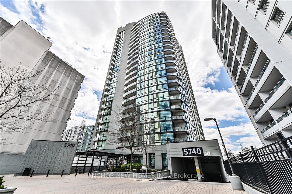 5740 Yonge