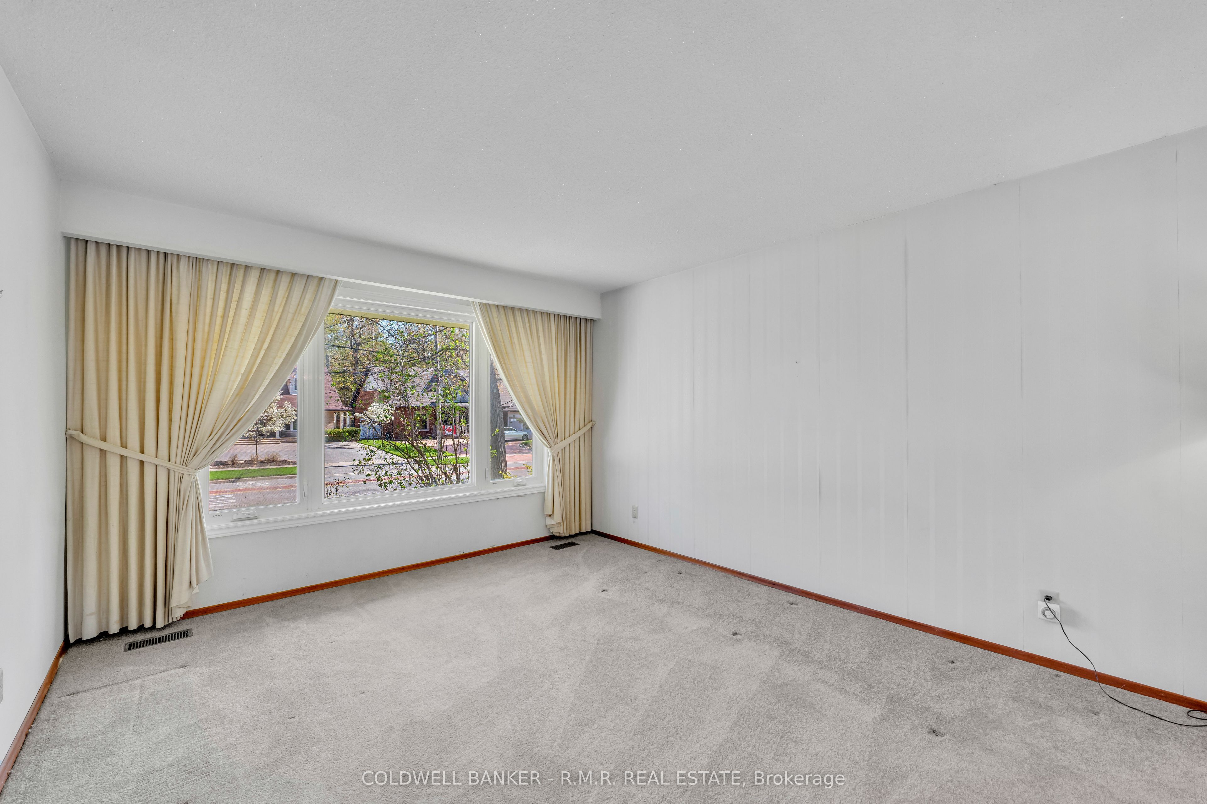 86 Twyn Rivers Drive