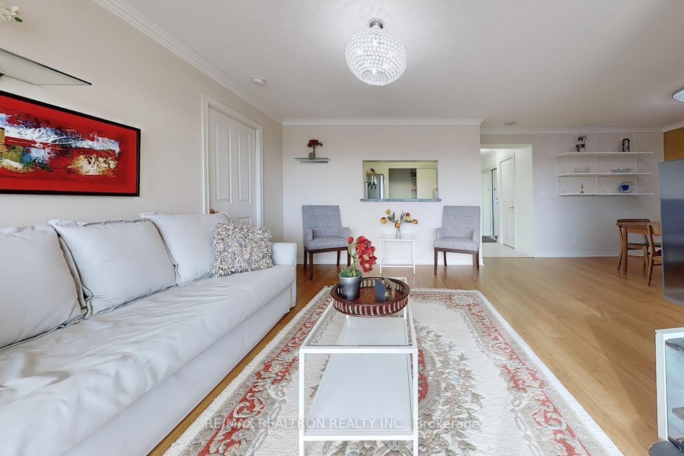 3 Bedrooms Condo at 68 Corporate, Toronto For sale
