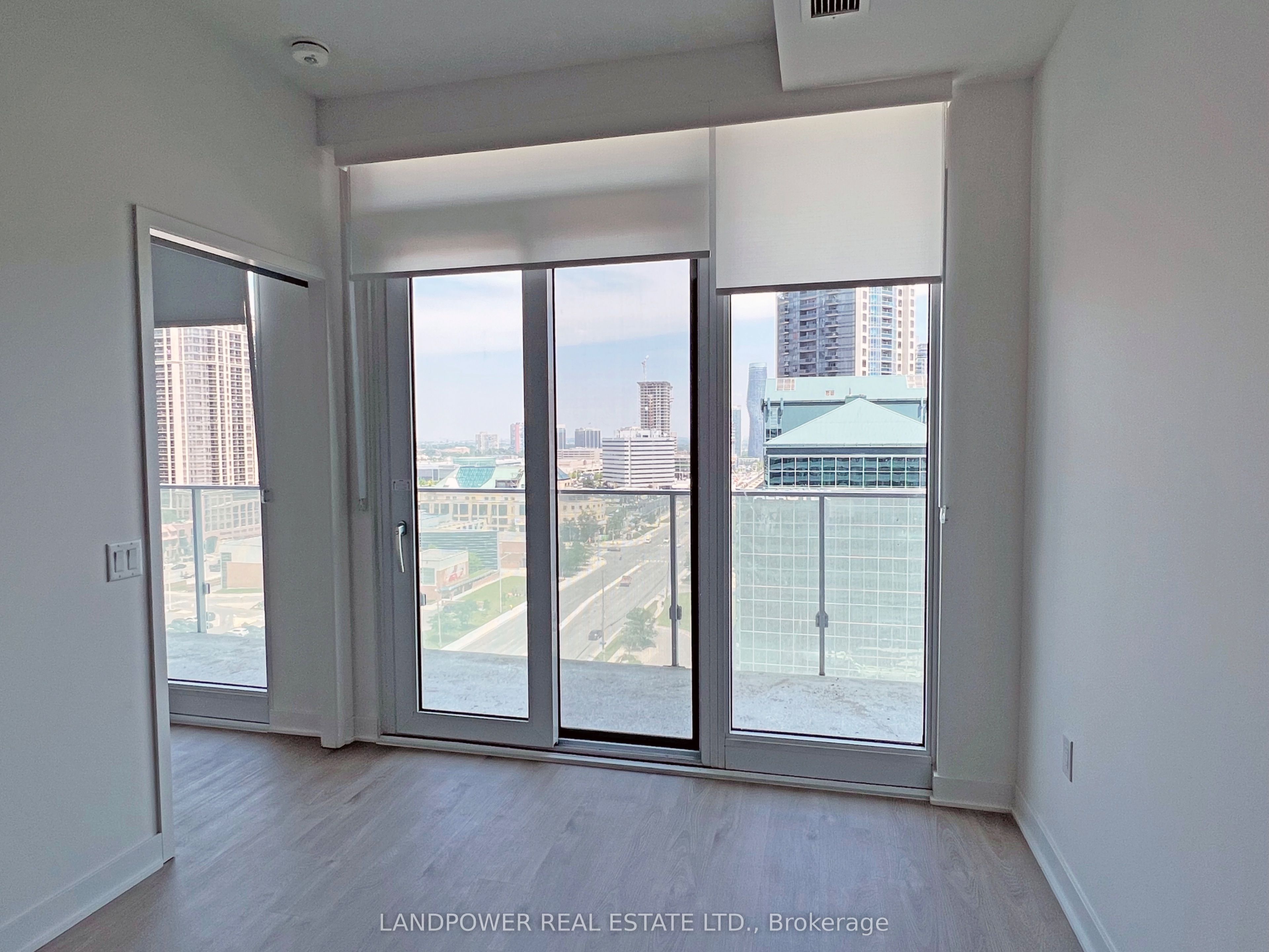 #1213 - 3900 Confederation Parkway, Mississauga, ON L5B 0M3