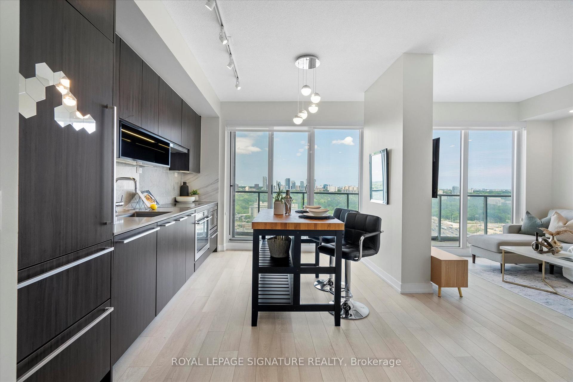 2 Bedrooms Condo at 117 McMahon, Toronto For sale