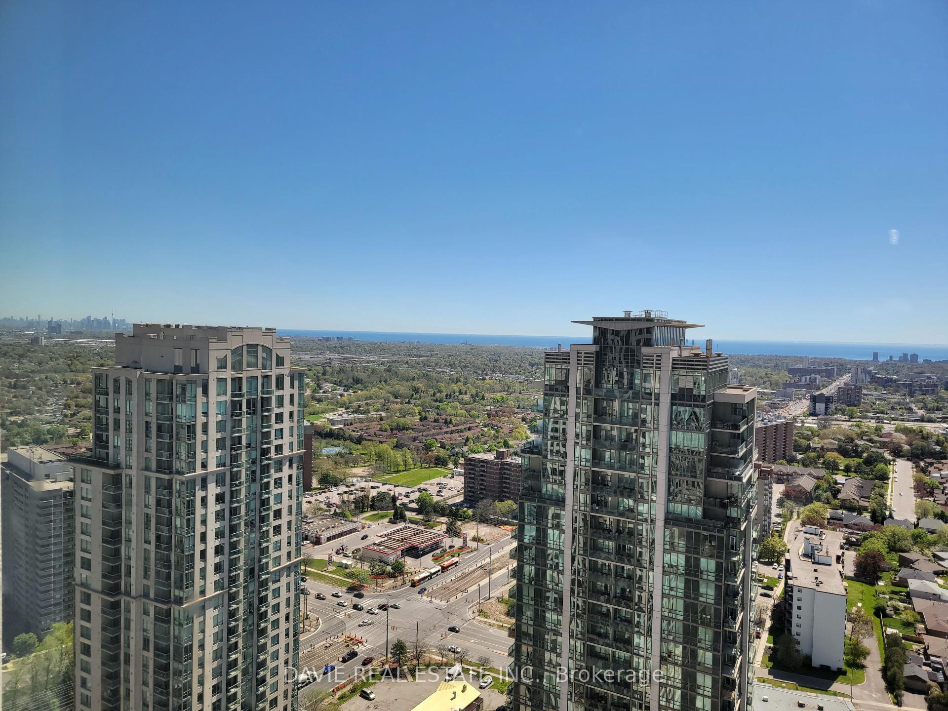 2 Bedrooms Condo at 36 Elm,  Mississauga For sale
