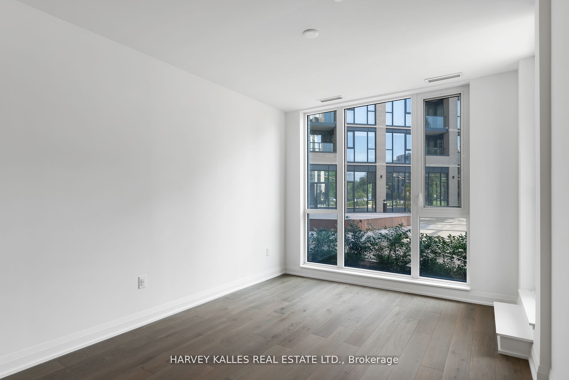 #707 - 293 The Kingsway, Toronto, ON M9A 3A9