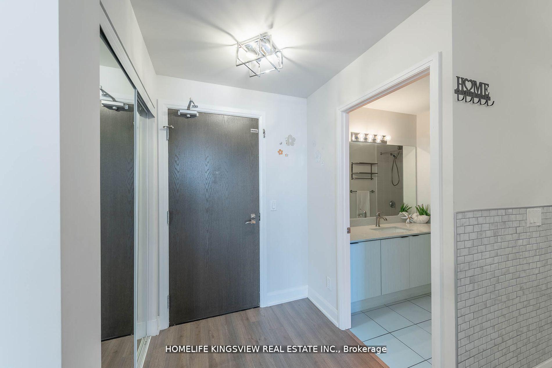 3 Bedrooms Condo at 2910 Highway 7,  Vaughan For sale