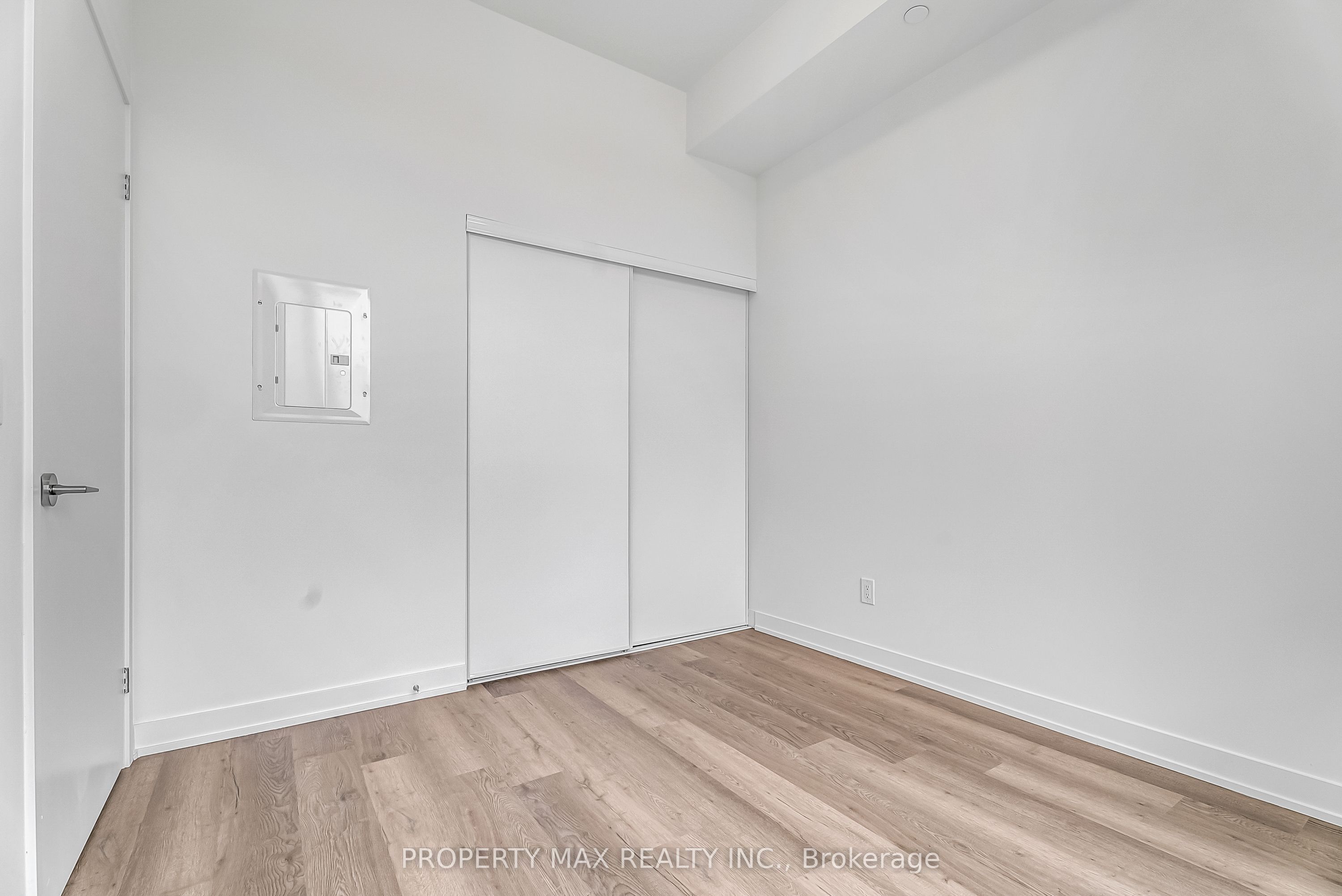 2 David Eyer Road, #1428