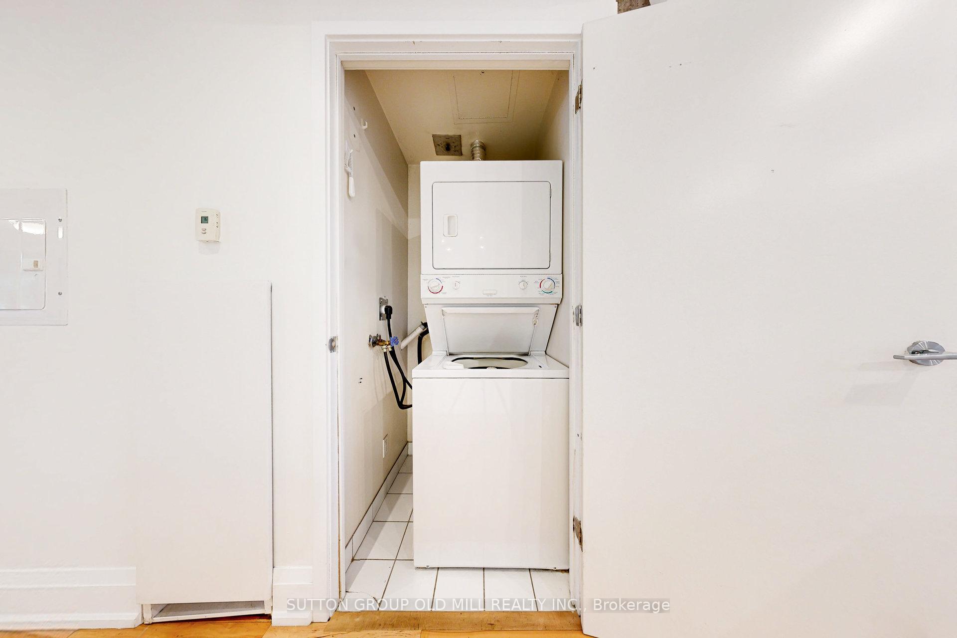 2 Bedrooms Condo at 62 Niagara, Toronto For sale