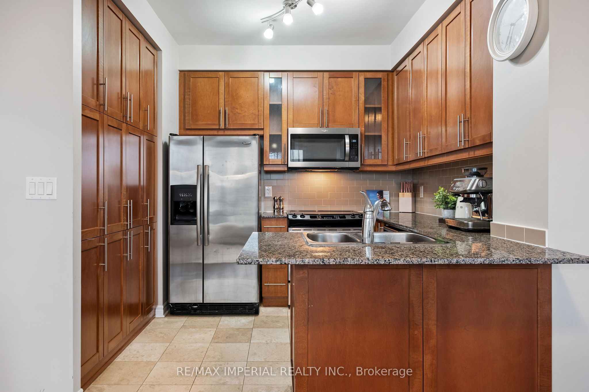 18 Holmes Avenue, #2210