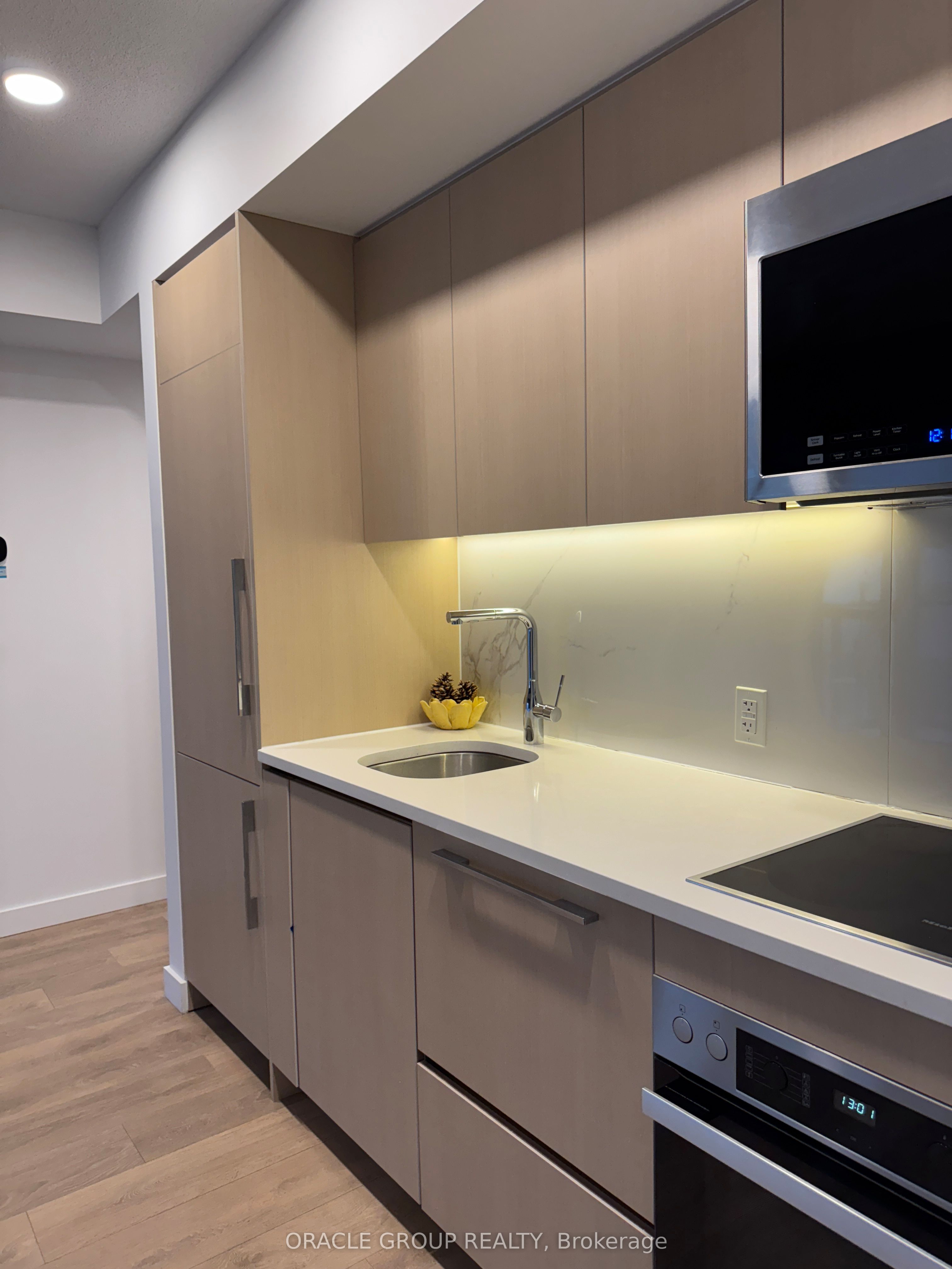 38 Widmer Street, #1008