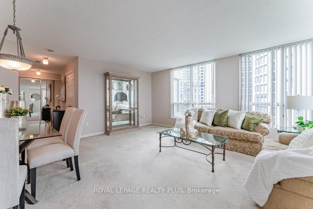 2 Bedrooms Condo at 101 Subway, Toronto For sale