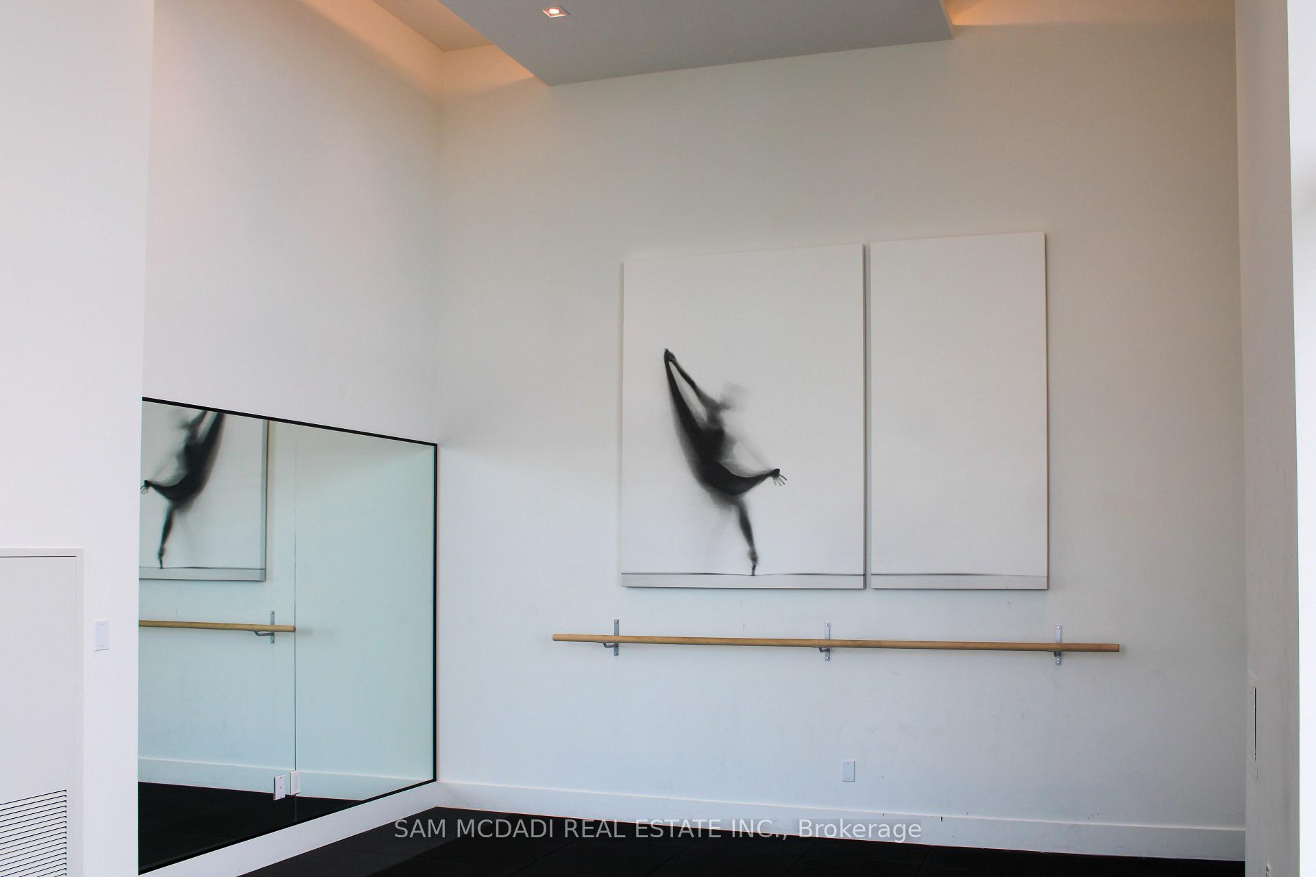 2 Bedrooms Condo at 2489 Taunton, Oakville For sale