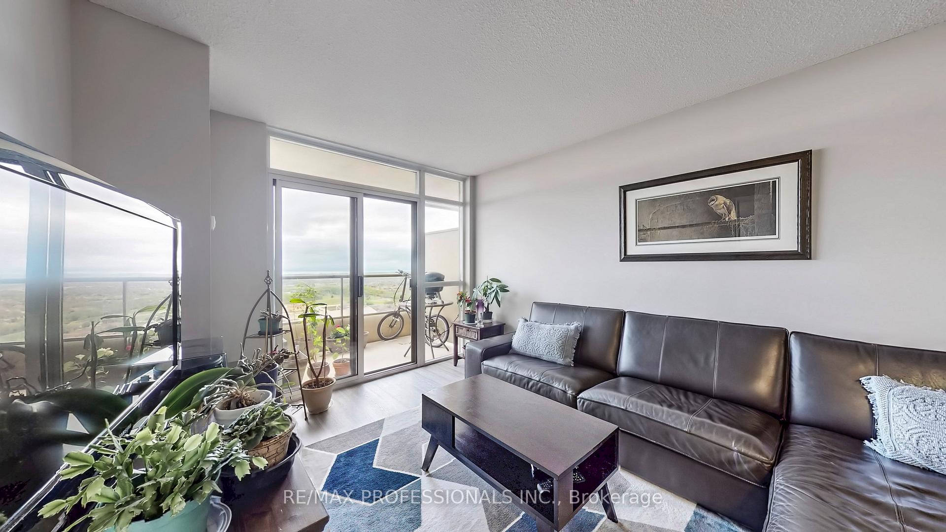 2 Bedrooms Co-op at 310 Burnhamthorpe, Mississauga For sale