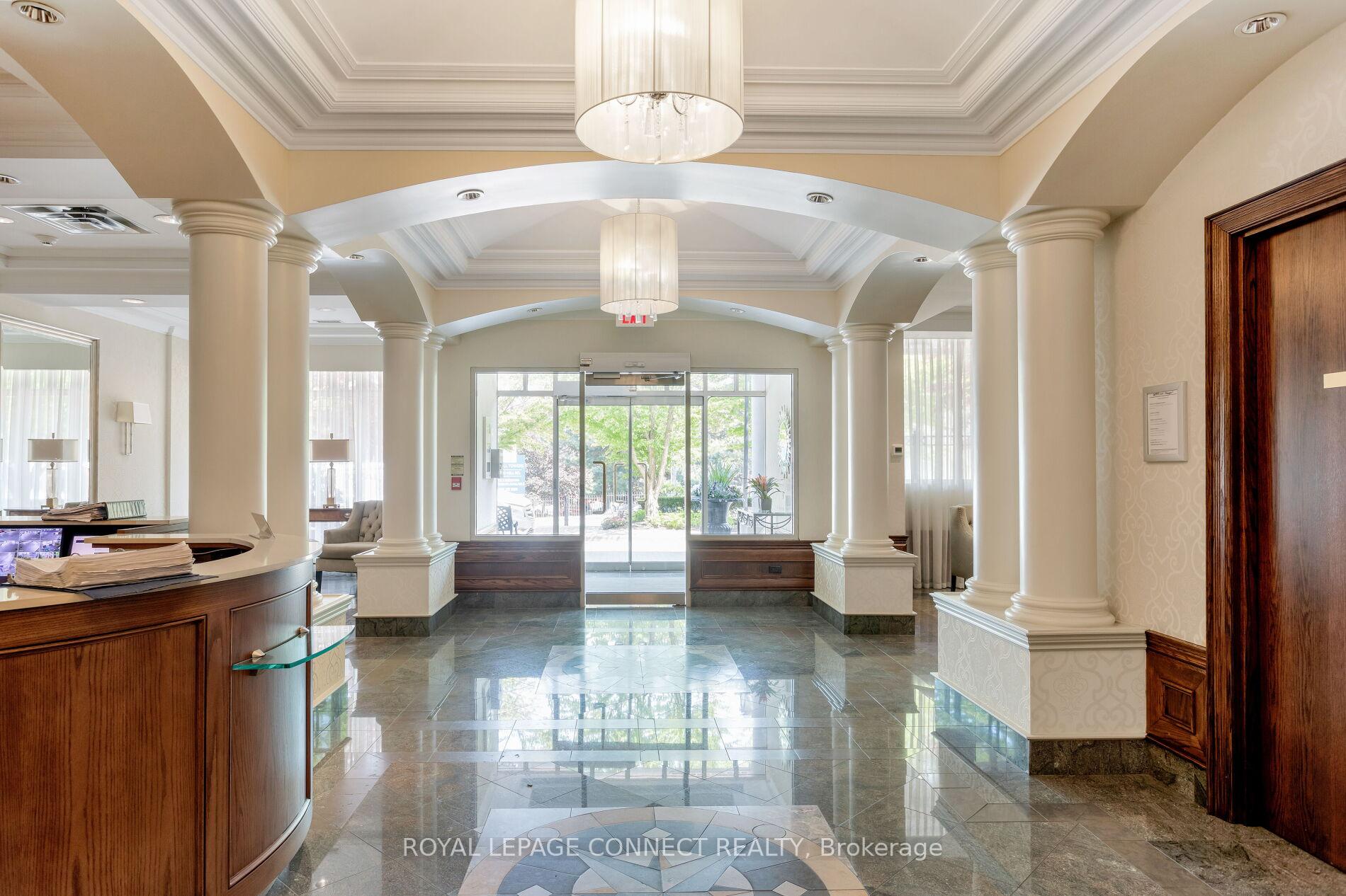 3 Bedrooms Condo at 12 Old Mill,  Toronto For sale
