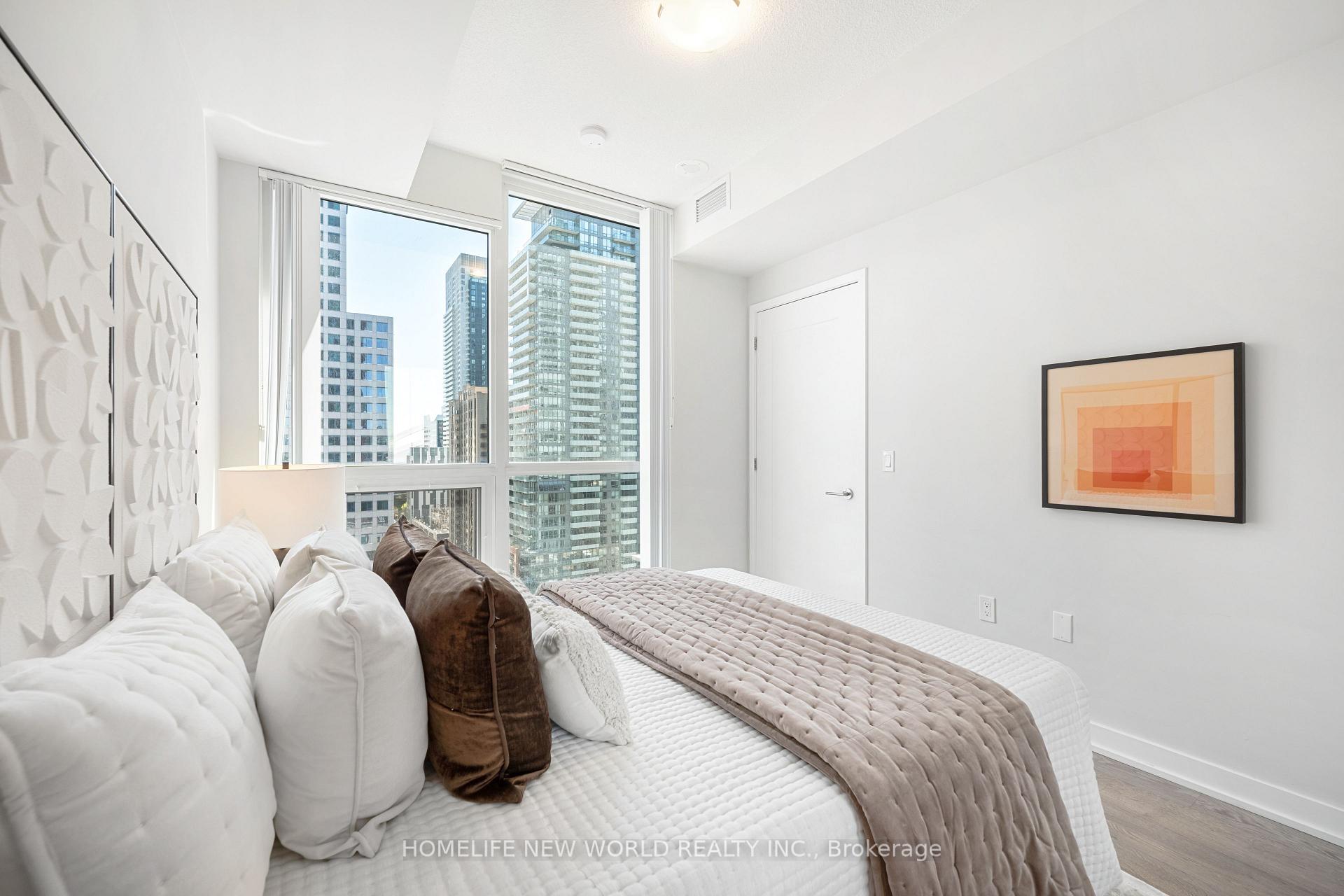 2 Bedrooms Condo at 99 John, Toronto For sale