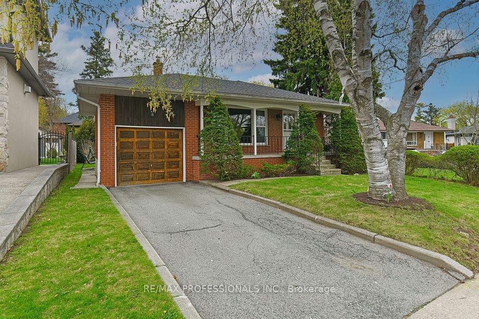 40 Westmount Park