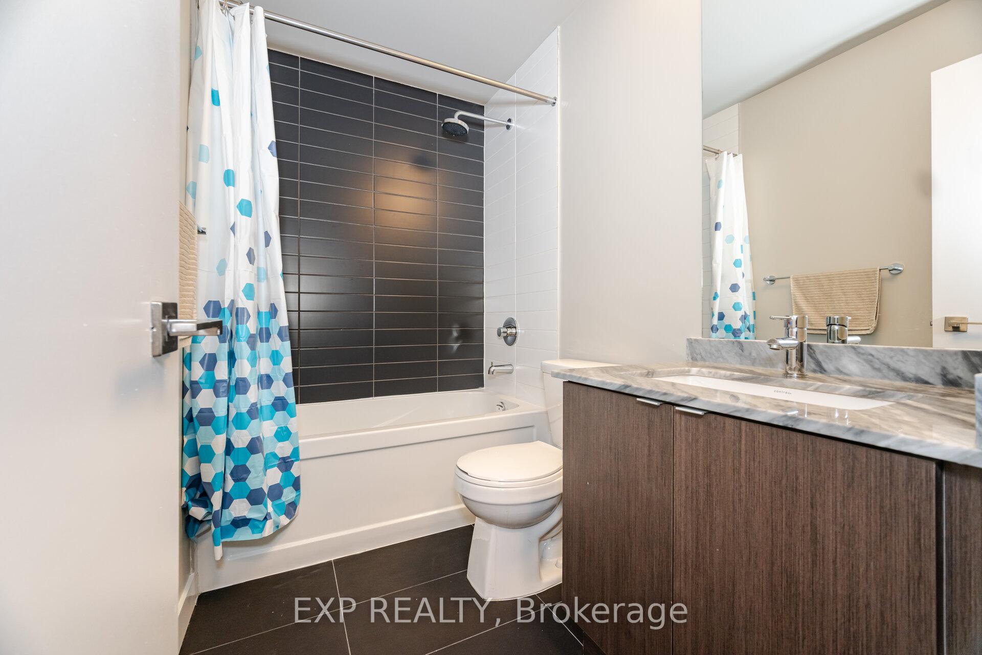 2 Bedrooms Condo at 4055 Parkside Village, Mississauga For sale