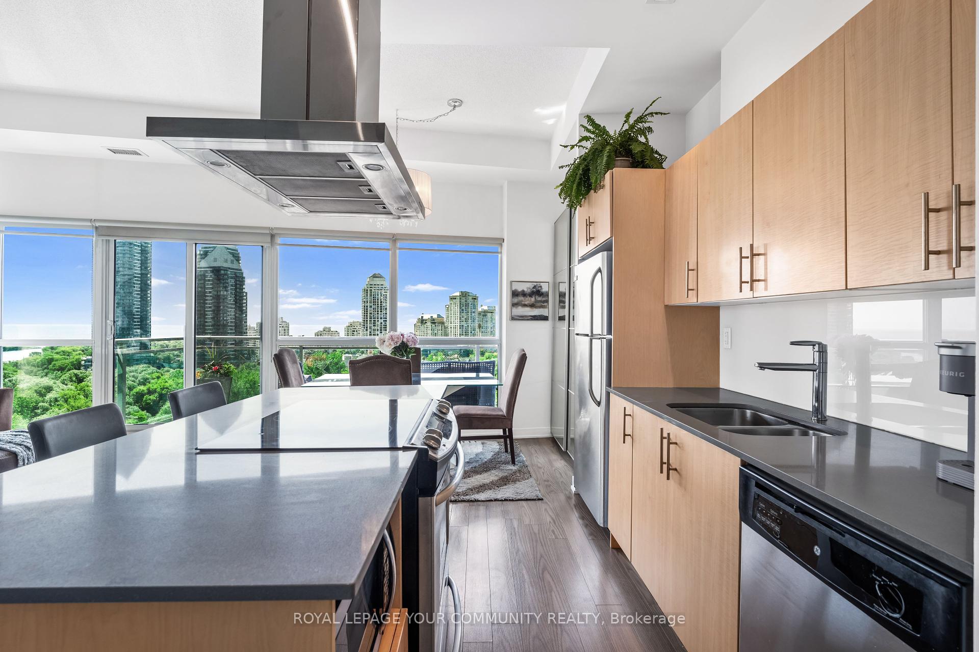 2 Bedrooms Condo at 165 Legion, Toronto For sale