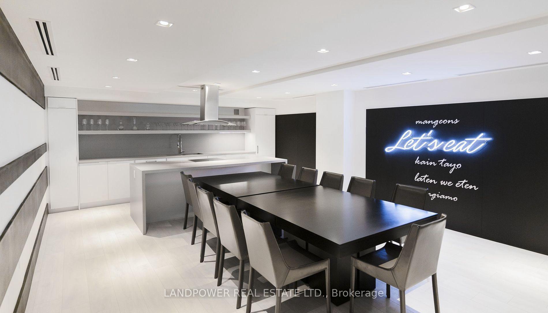 2 Bedrooms Condo at 2908 Highway 7, Vaughan For sale