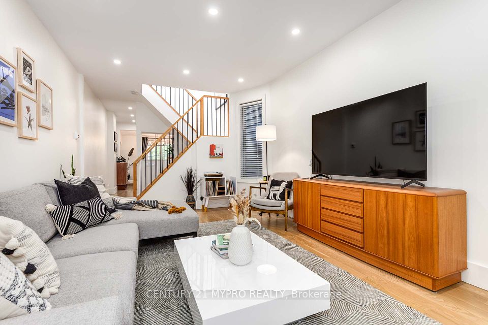 292 Highfield Road, Toronto, ON M4L 2V5