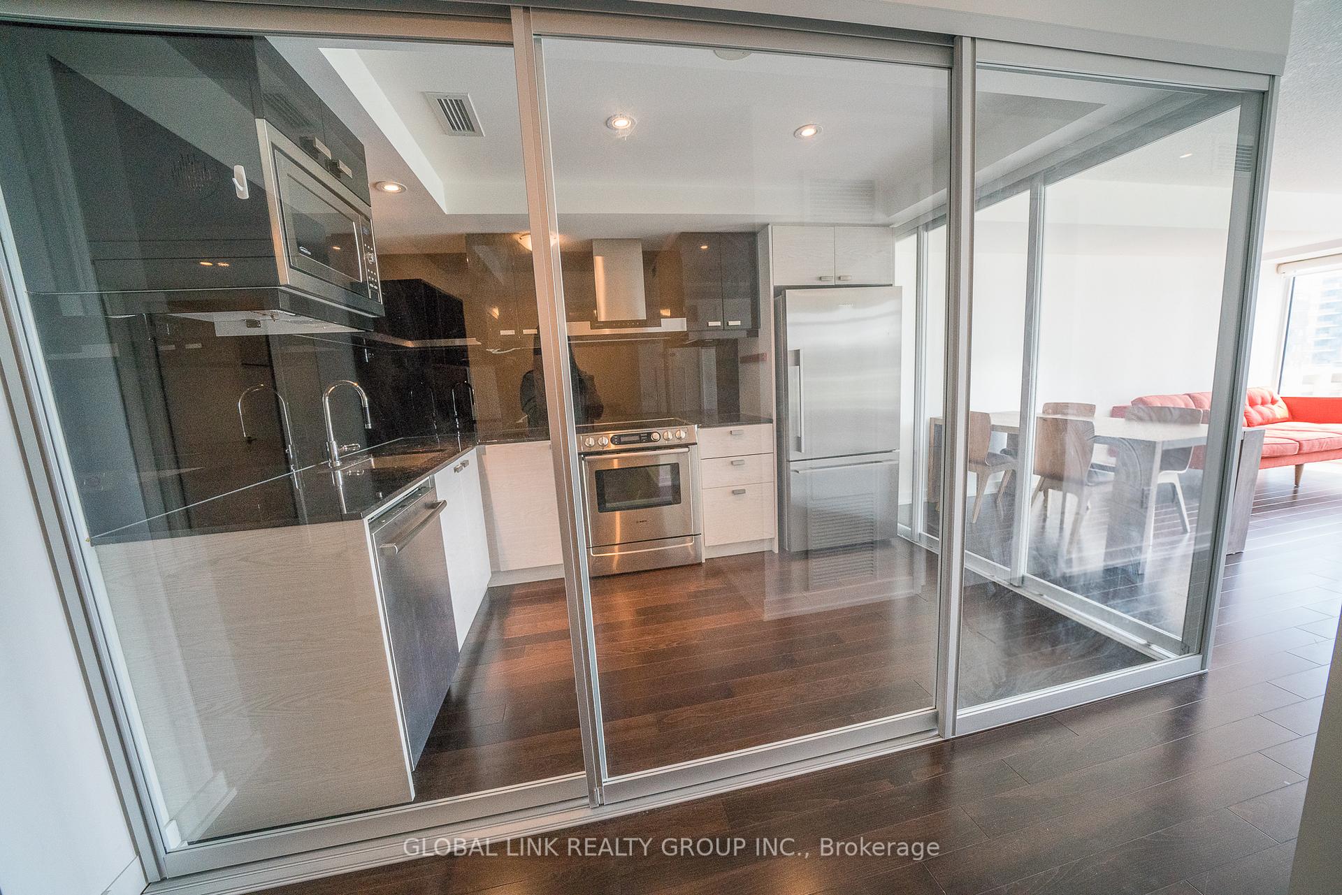 1 Bedroom Condo at 121 Mcmahon, Toronto For sale