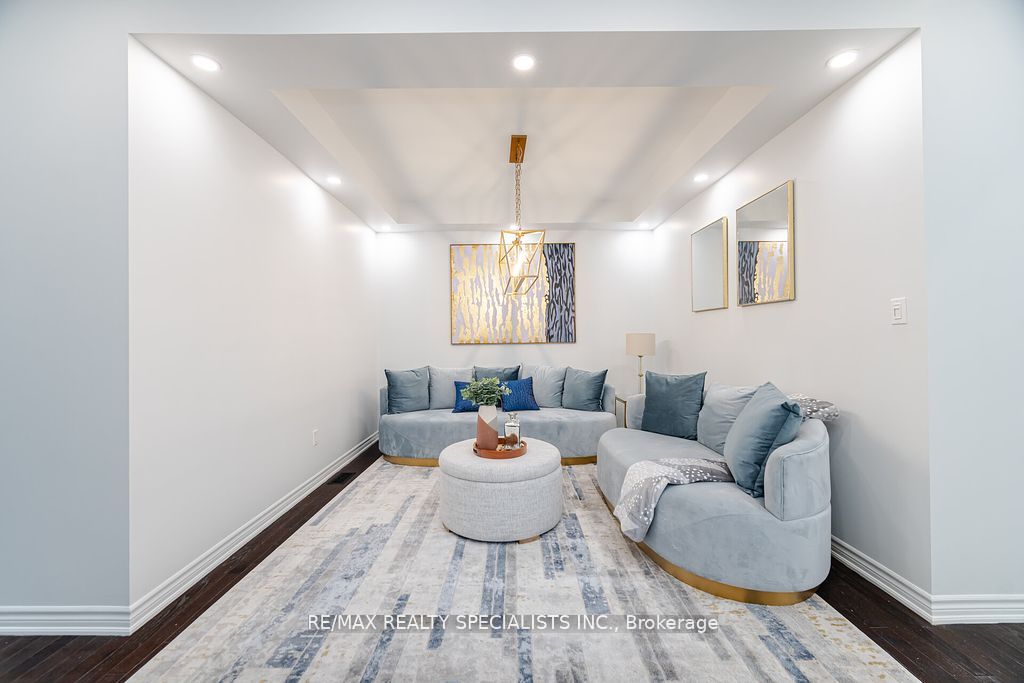 31 Enford Crescent