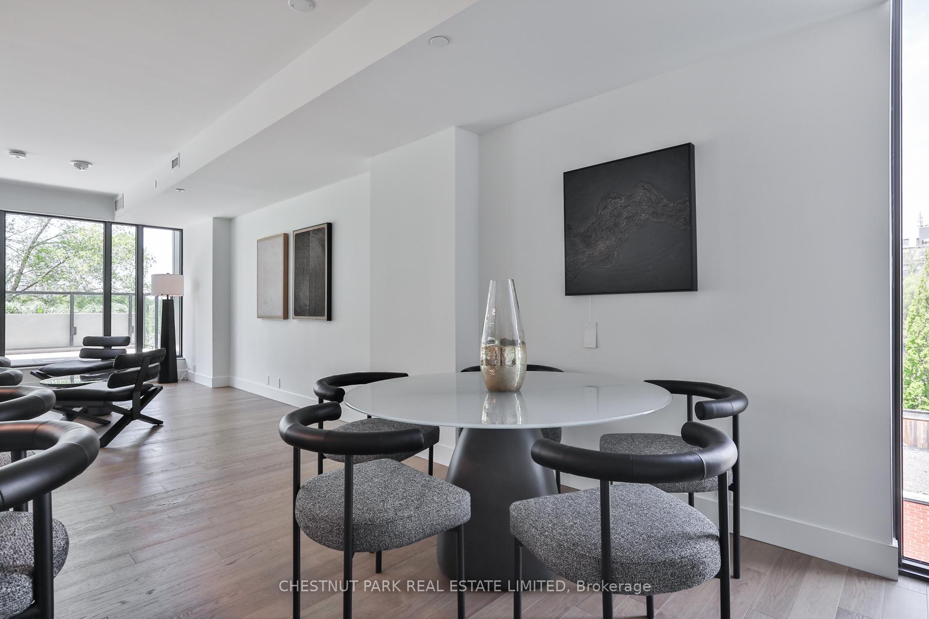 3 Bedrooms Condo at 1414 Bayview, Toronto For sale