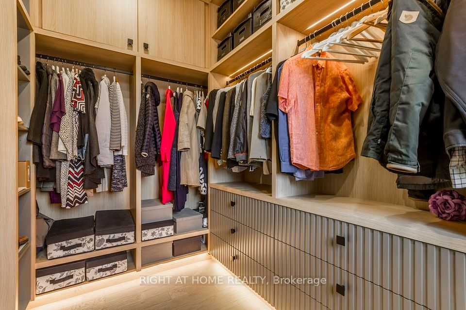 W/I closet