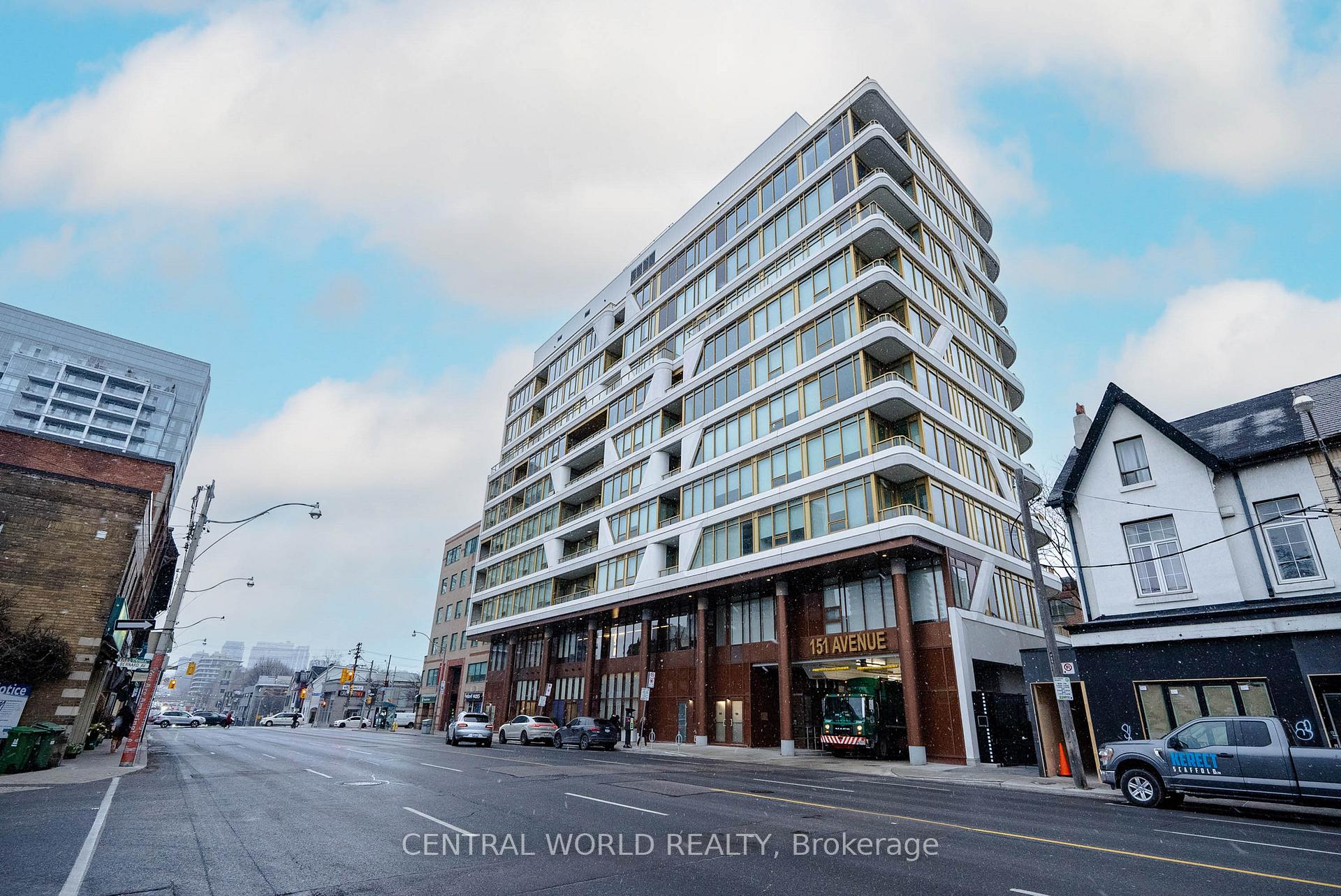 2 Bedrooms Condo at 151 Avenue,  Toronto For sale