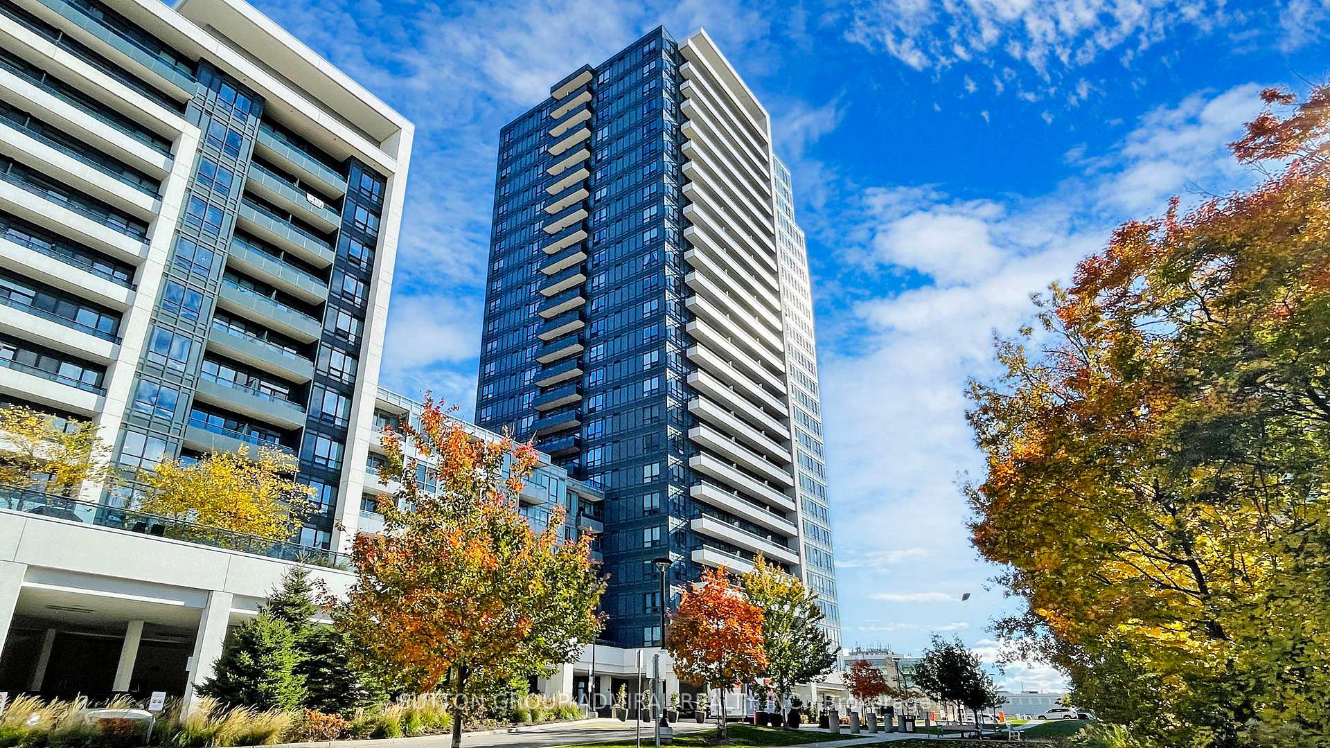 1 Bedroom Condo at 7890 Bathurst, Vaughan For sale
